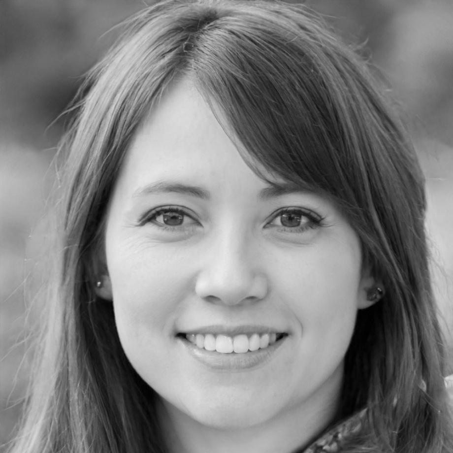 Fionnuala Strand, Lead Financial Educator at zirpenalovo